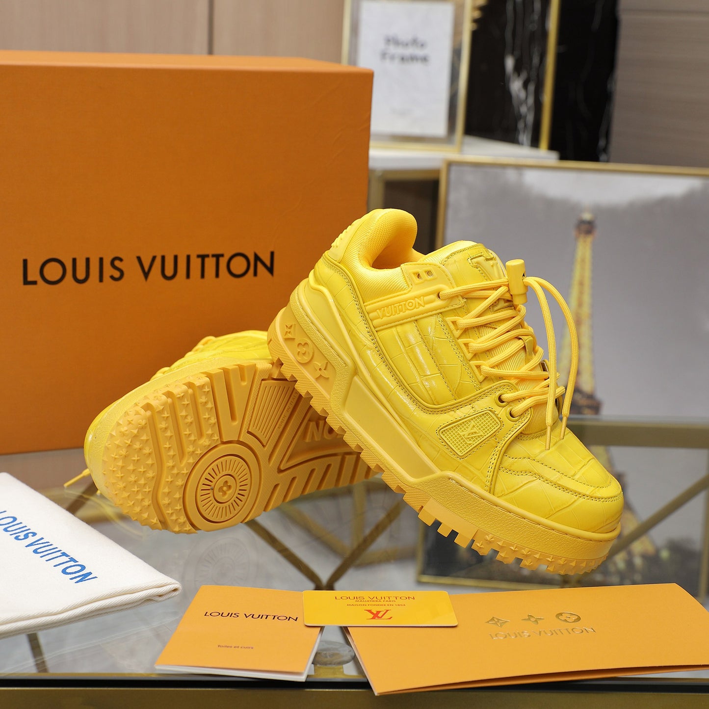 LOUIS VUITTON