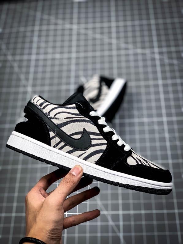 JORDAN - AJ1 "Low Zebra"