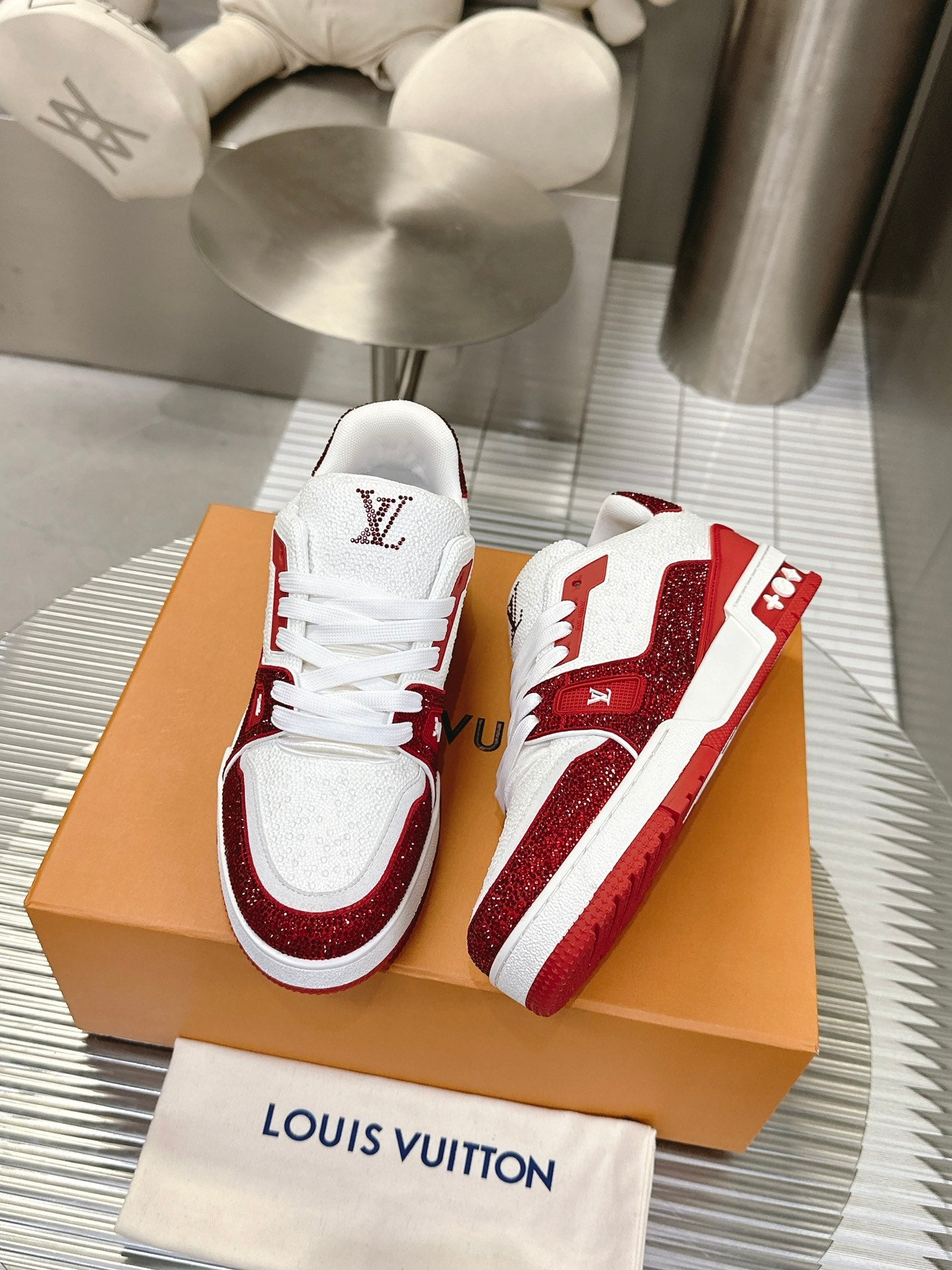 LOUIS VUITTON