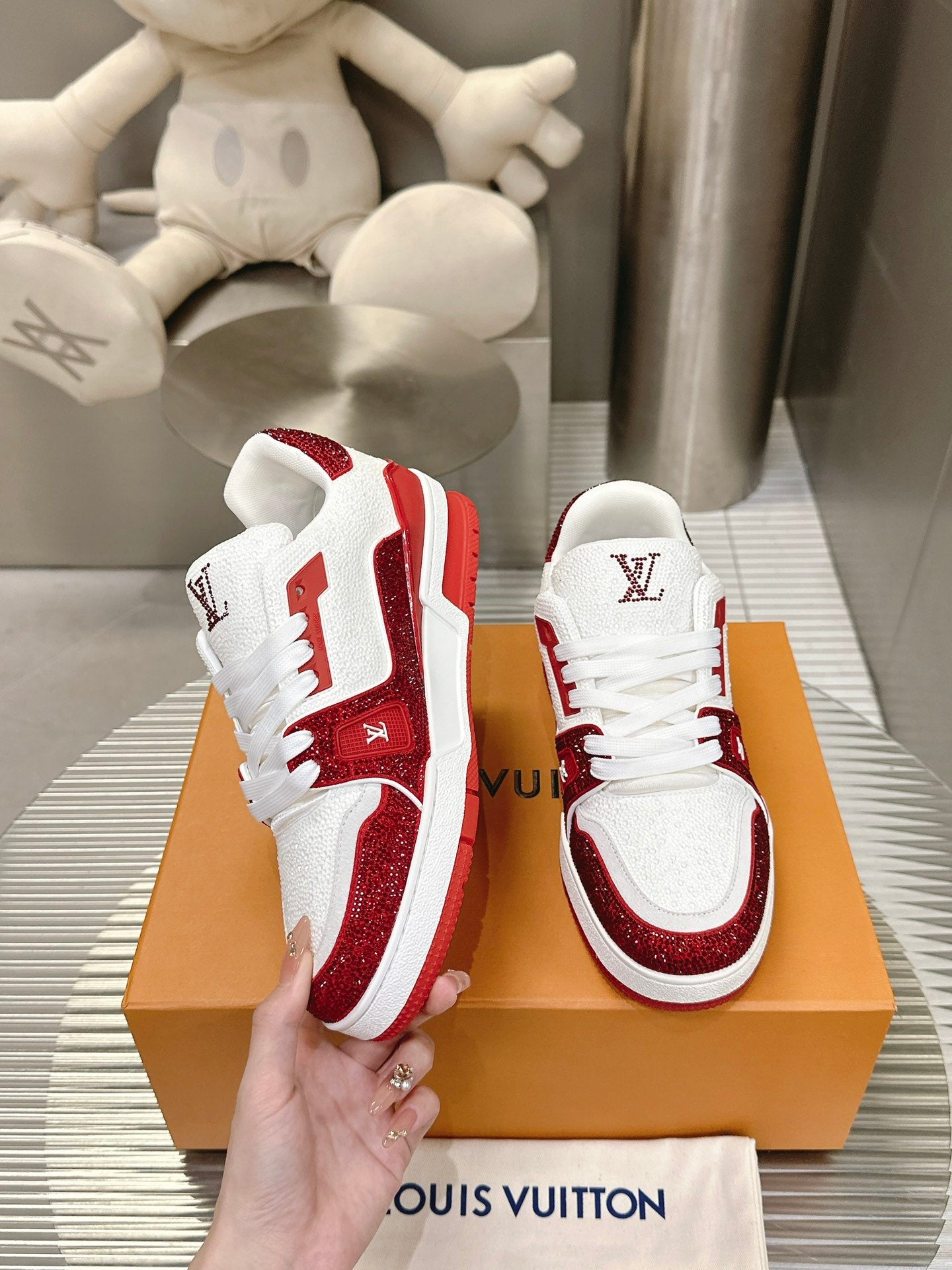 LOUIS VUITTON