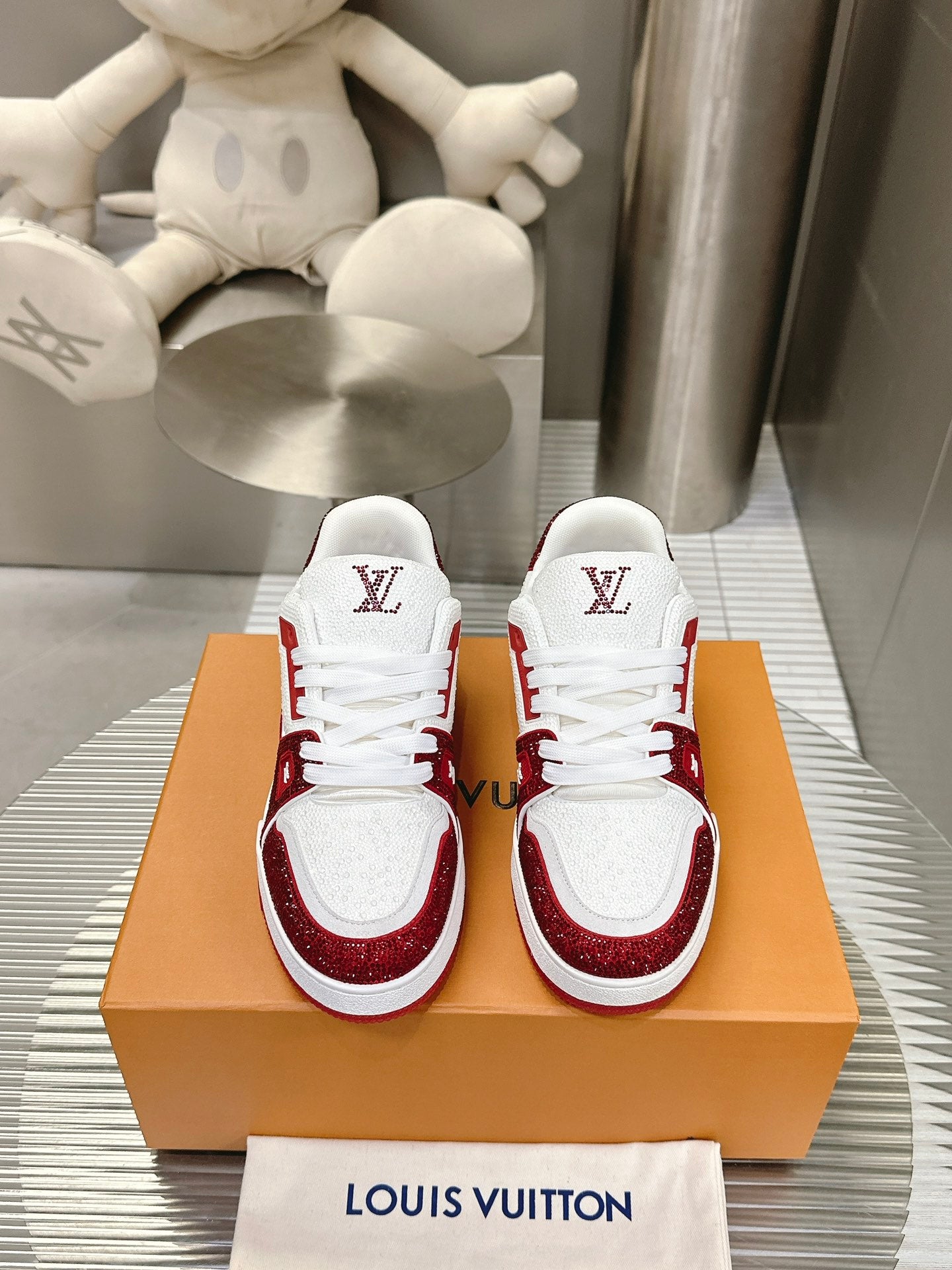 LOUIS VUITTON