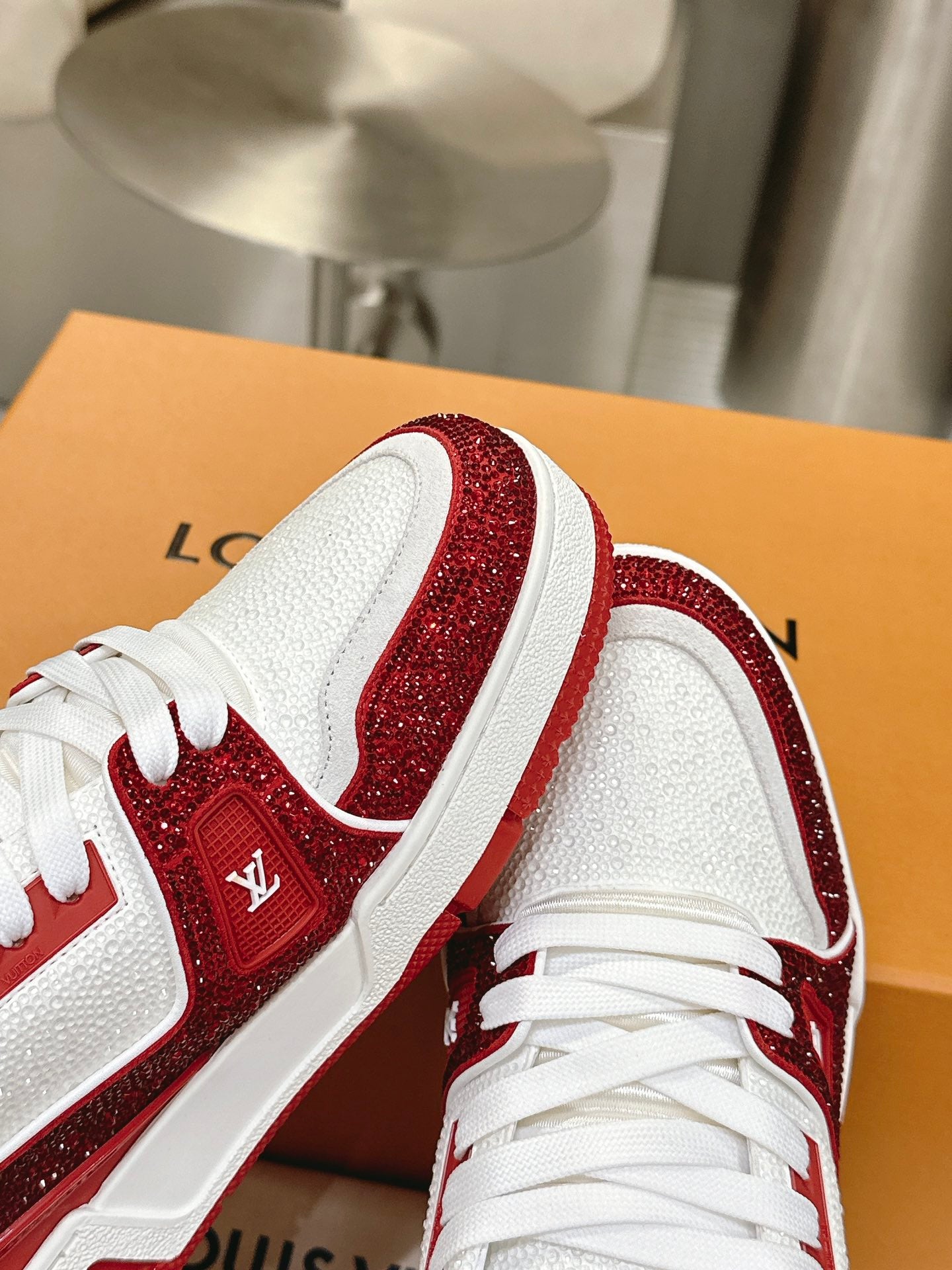 LOUIS VUITTON
