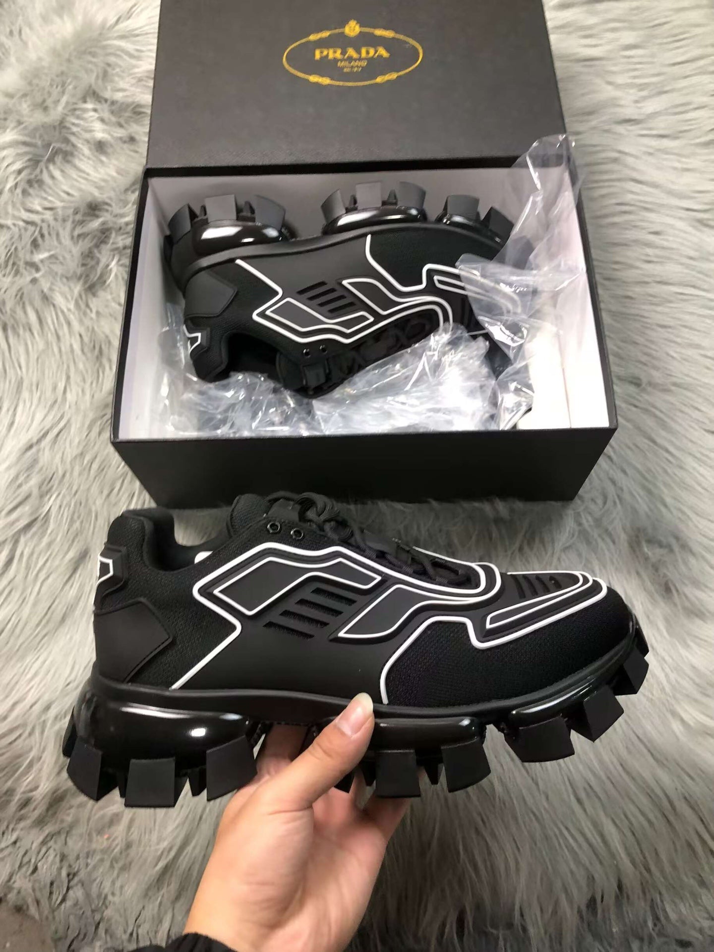 PRADA - Cloudbust Thunder