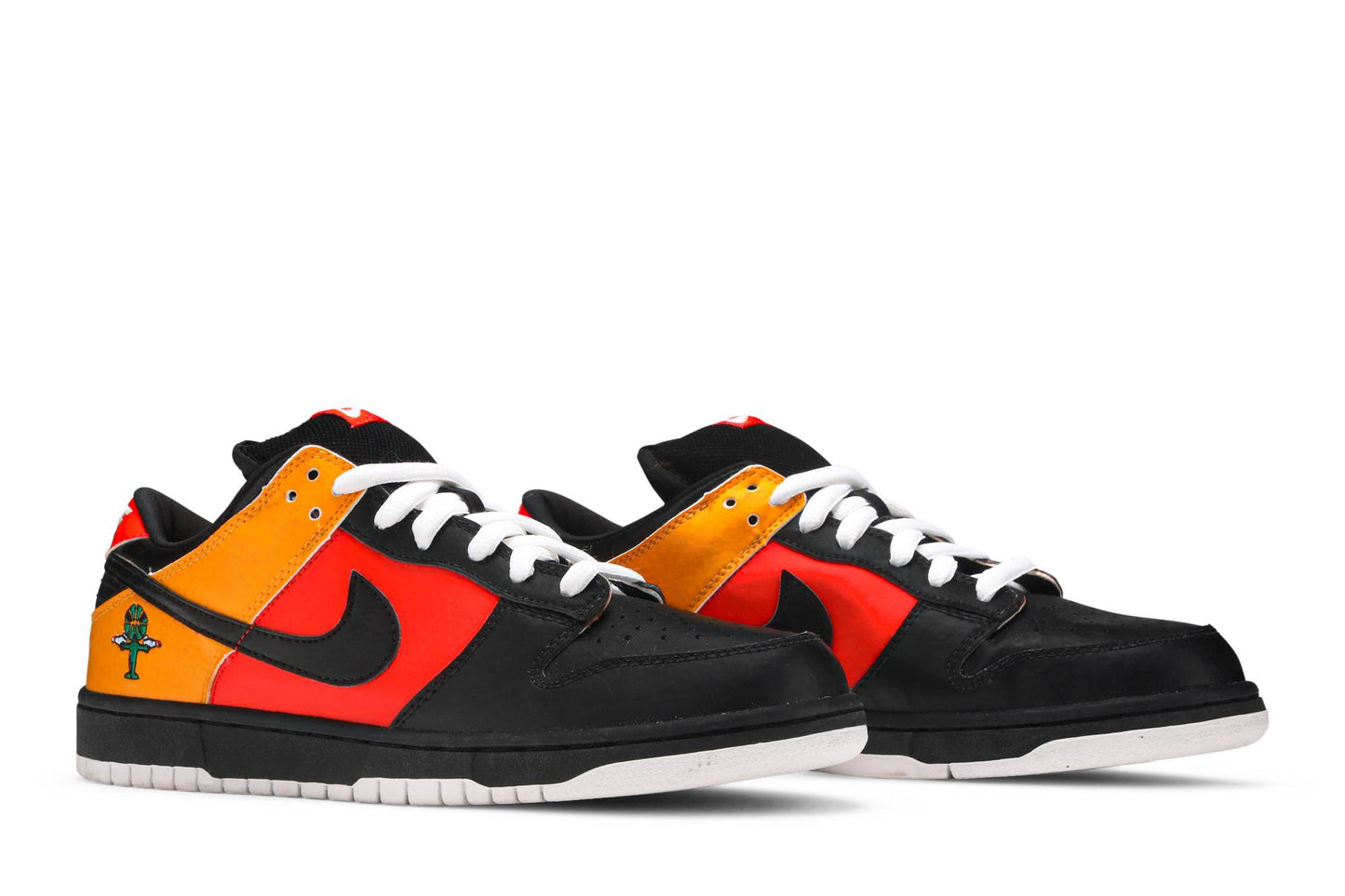 NIKE SB DUNK LOW PRO ‘RAYGUN AWAY’